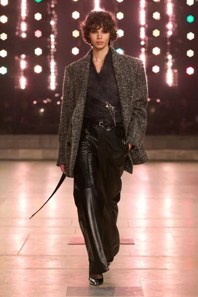 Look 17